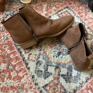 Brand New Brown Ralph Lauren Booties